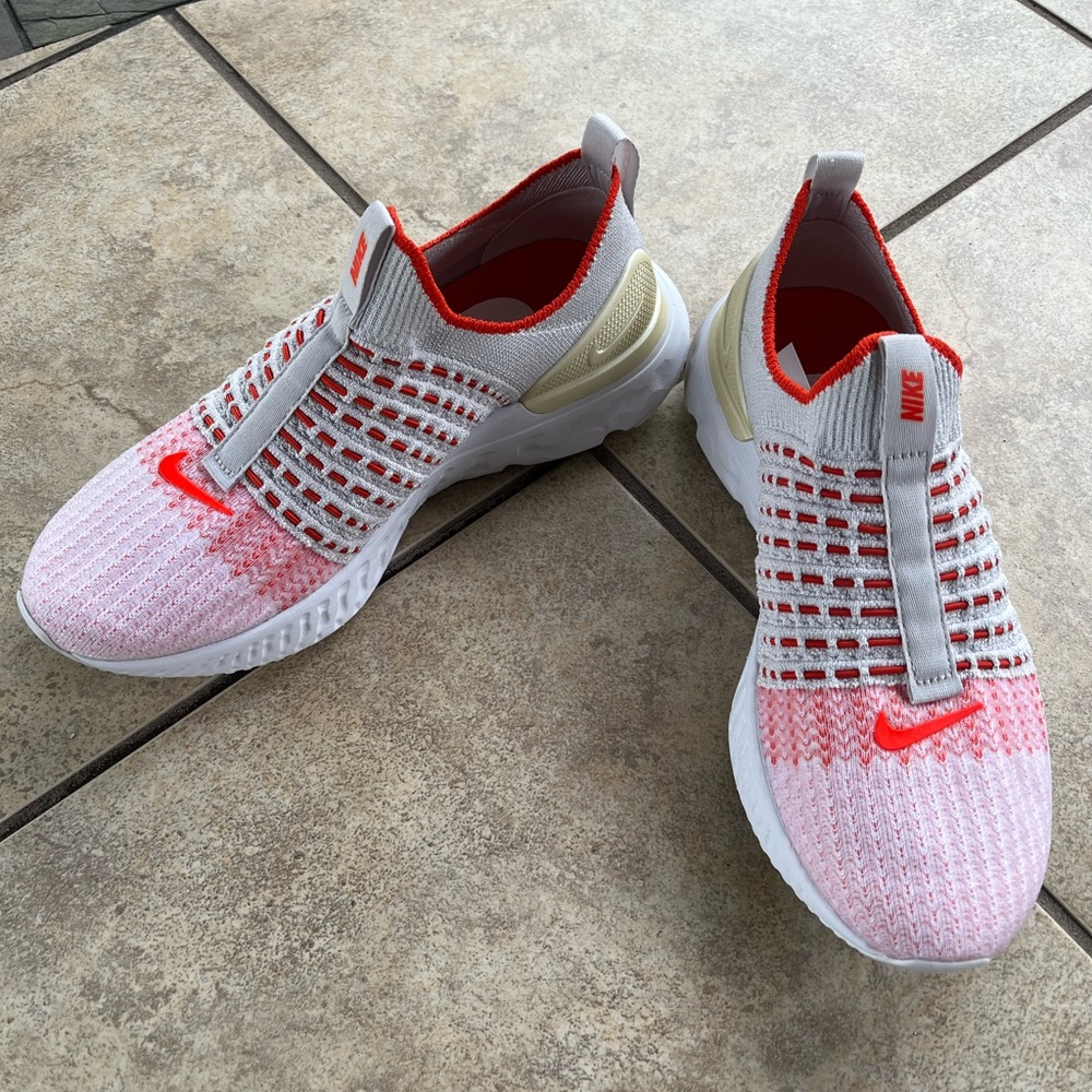 New w/o box Nike React Phantom Flyknit